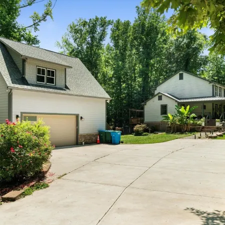 Studio above a detached garage away from main house on a private lot.