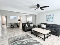 NEW! Private Home in Portage Lakes! Close to everything! Hotels in Coventry Township