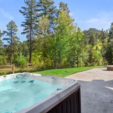 Serene retreat in the Black Hills, AC, Hot Tub, Close to Deadwood