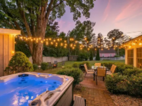 Cozy Cottage near Lake & Skiing, Hot Tub, fireplace & Fire-pit, Pets Allowed Hotels in Melrose Township