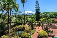 Private home with POOL & OCEAN VIEWS near BEAUTIFUL KAANAPALI BEACH
