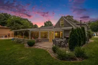 Lakeshore Cottage Osolo Township住宿飯店