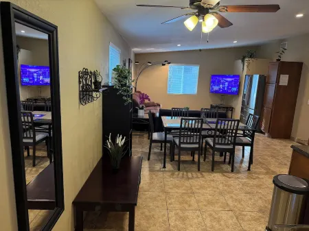 3 Bedrm, 2 Bath House by Cubs Stadium near ASU / Tempe / Scottsdale / Mesa / Phx