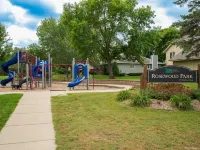 Manor on the River,  5,000 SQFT, Hot Tub & Kayaks Hotels in Champlin