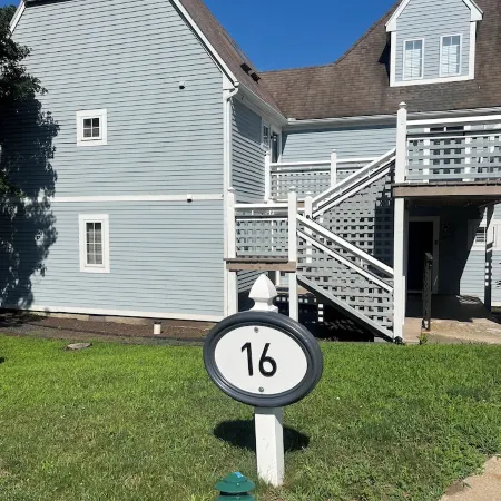 Newly Renovated Loft Villa at Norwich Spa, minutes to Mohegan Sun