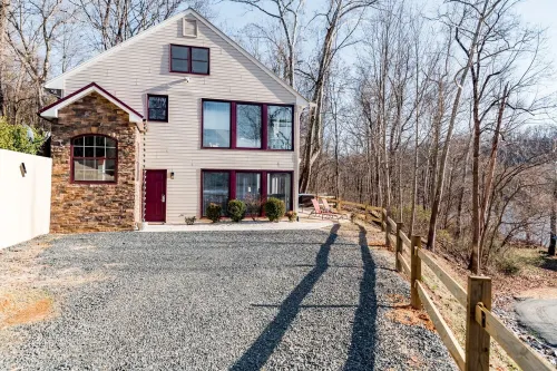 "Family-Friendly Retreat Near Downtown Lynchburg and Liberty"