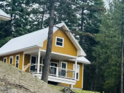 Enchanting cabin with WiFi in Lakeside 萊克賽德酒店