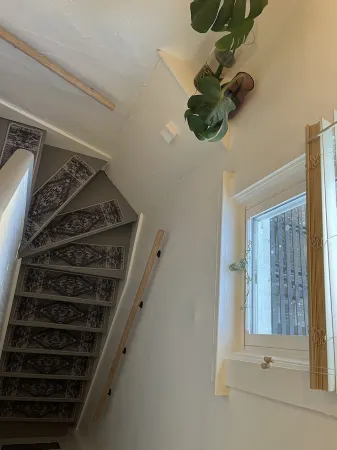 Cosy Boho 3rd Floor Studio in Heart of Covington, 5 Minute Walk to Wedding Venue