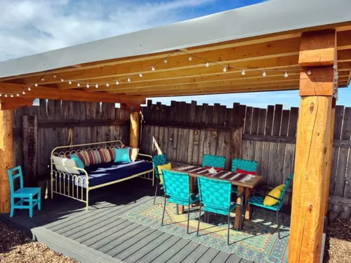 Taos Raven House, gorgeous mountain views between Taos Ski Valley and Taos Plaza