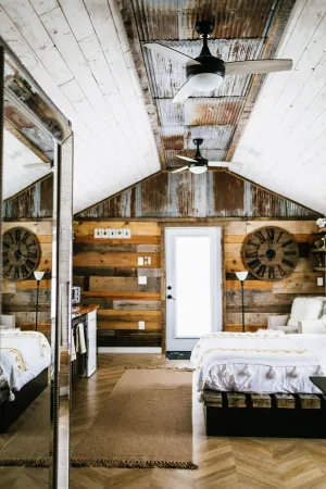 Elkhorn Log Cabin:Secluded Setting:Prime Location Отели в г. Вулверин