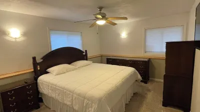 Comfy ranch home close to Downtown Grand Rapids Klein Cider Mill 주변 호텔