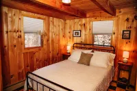 NEW Whiteface Mtn. View Cabin close to Lake Placid
