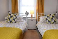 Cornish Pearl. Spacious three bedroom cottage 400 yards to the beach inc parking