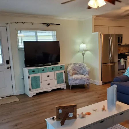 Gulf of Mexico Canal Cottage with Boat Dock and Heated Pool