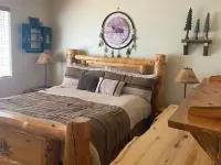 Beautiful Luxurious Cabin - The perfect getaway! Hotels in Kane County