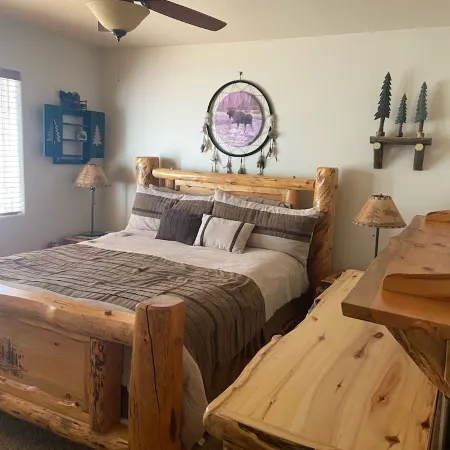 Beautiful Luxurious Cabin - The perfect getaway!