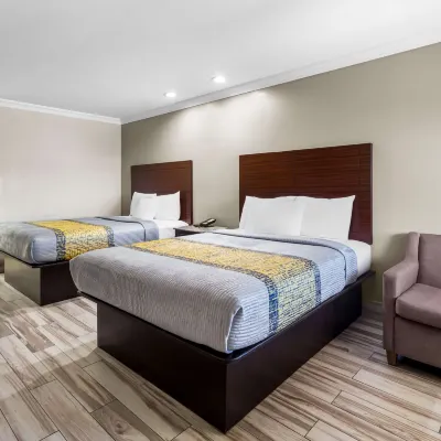 Americas Best Value Inn Houston Heights at I-45 Отели рядом с достопримечательностью «Хьюстон Хайтс»