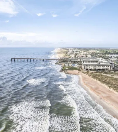 Sun & Fun @ Can't Be Beat Beachfront Location!