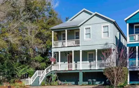 Hatch Life in Steinhatchee Landing