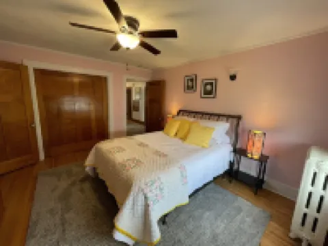 Historic Home in the Heart of Perry Hotels in Perry
