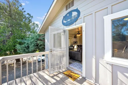 Julian Cafe Family Cottage - Includes Breakfast at The Julian Cafe & Bakery Отели в г. Джулиан