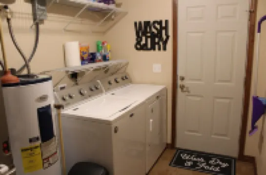 Quiet and Comfortable!  5 minutes away from parks/hospitals