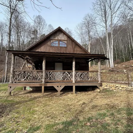 Mountain Hideaway! A Beautiful Creekside Cabin Now With New Lower Rates!