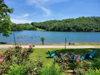 Shoreline at Beaver Lake.  Relaxing Peaceful Lakefront Home - WiFi