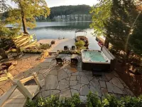 Warluskee Luxury Lakefront Cottage w/ Hot Tub