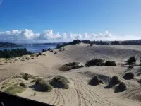 DUNEHAVEN OVERLOOK Direct Dune Access, Lakefront Solitude on the Oregon Coast - 4 tähden