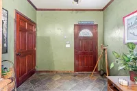 Greener Pastures Getaway - Downtown Frederick - 30 minutes to Boulder/Denver!