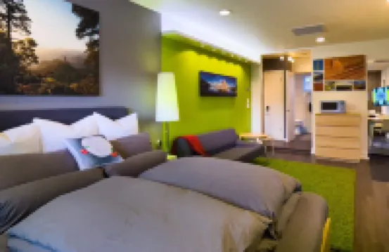 CherryHill Downtown - Techie Modern STUDIO Super Clean! A/C & EV L2
