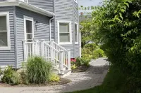 Blue Bay Dream w/ Seasonal Outdoor Jacuzzi, Cabana + Office