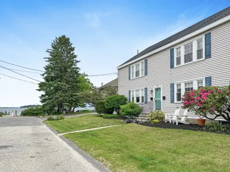 Step Right Out to the Beach!  Amazing Location 7 Min to Portland. Unit 4