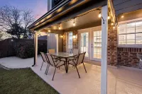 Welcoming home W/Pool, Hot tub and Game room Sam's Club附近的飯店