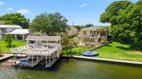 Lake Front House sleeps 12