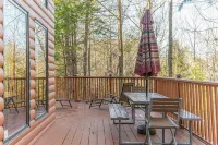 Nature Retreat - Dream Cabin in Helen, GA