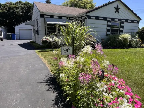 Parkside ranch on deadend street in North winton Village
