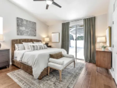 Charming 3-bedroom home, popular Broadstone area, walk to shops & park, WiFi, AC Hoteles en Folsom