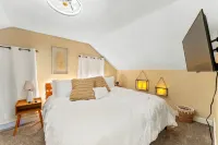 Lake Milton Haven: 3BR, Modern, Near Lake & Winery