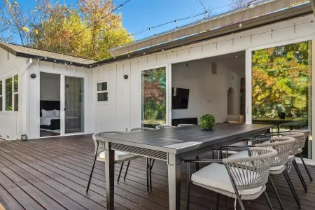 BRAND NEW!! Spacious and Pristine newly remodeled 4-bedroom home in Glen Ellen.
