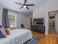 Stunning Luxury Home: Majestic Massanutten Views with New Hot Tub Hotels in Massanutten