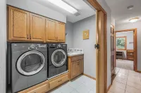 2 Story House with Gas Fireplace + Garage Parking