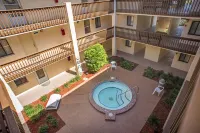 OCEAN VIEW Villa. Steps to the Beach! Pool, Hot Tub, SPECIAL OFF-SEASON RATES!