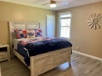 Slagledipityville Lake House/ Lakefront & 12 miles from DT/ Broadway Street Hotels near Cane Ridge Park