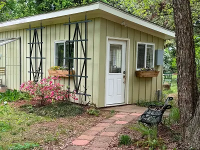 The Guest House at Elon Cottage