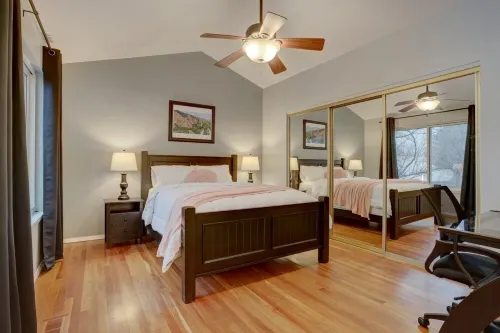 Elegant Home in the Foothills. Come see Colorado beauty. Hotels in Roxborough Park