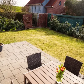 North Sea coast, charming Frisian house on the old dike with sauna, fireplace for 2-8 p.