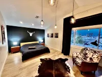 3Br Getaway w/ Pool & Hot Tub Near the Strip Hotels near Chicago Brewing Company