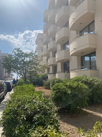 Feel good at the beach & arrive Отели в г. Сан-Лоренсо